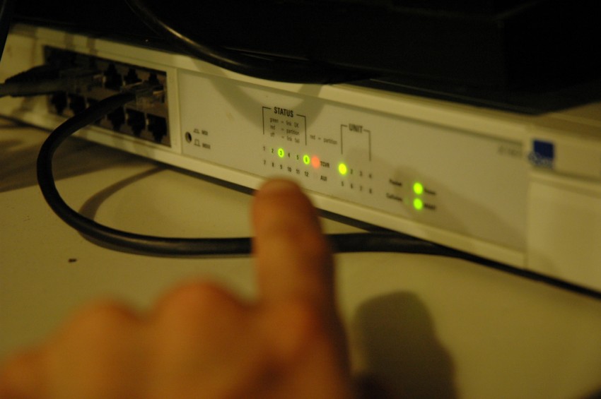 Switch device