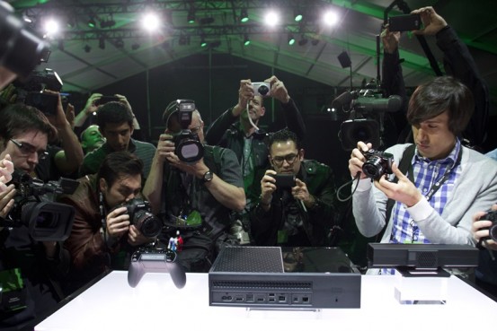 Xbox One, controller and sensor showcase