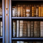 Books on a bookshelf 780_wide