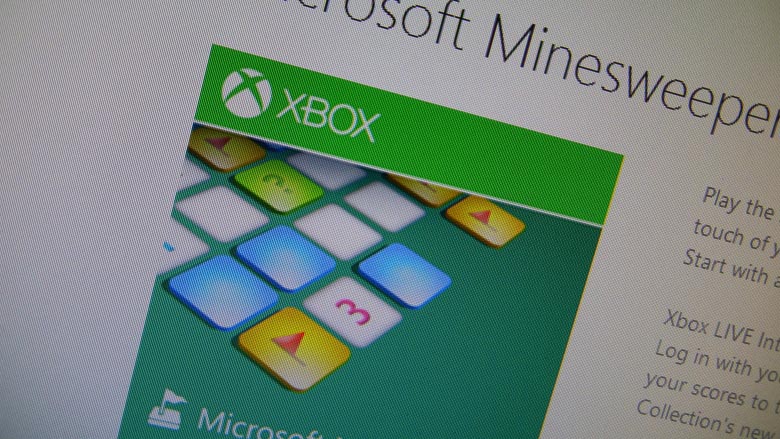 Get back the classic Solitaire and Minesweeper on Windows 11/10