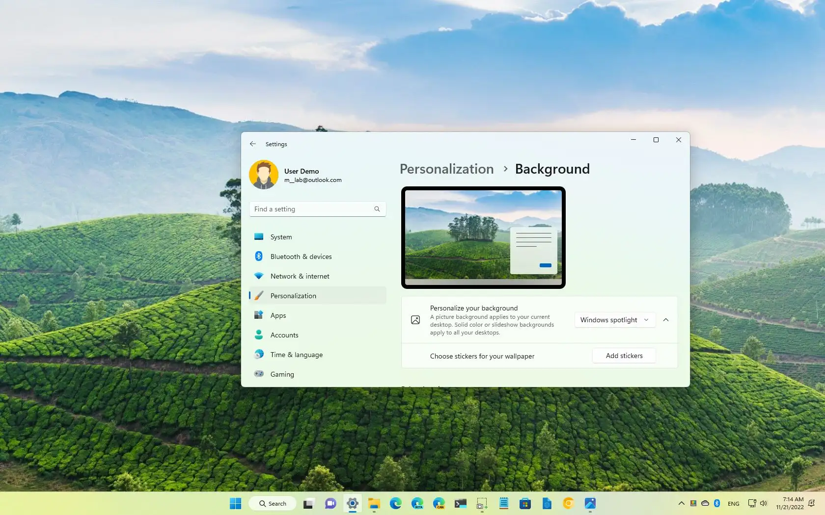 How to enable Spotlight desktop wallpapers on Windows 11 - Pureinfotech